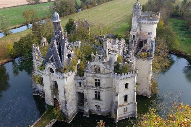 Château de la Mothe-Chandeniers, Vienne, France.