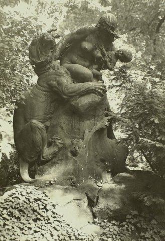 Zwei Mütter (Two Mothers) (1937). Walter Möbius (German photographer - Couldn't find full information).
