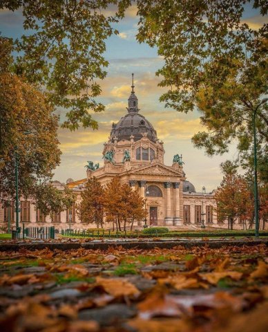 Széchenyi thermal bath, Budapest, Hungary.
