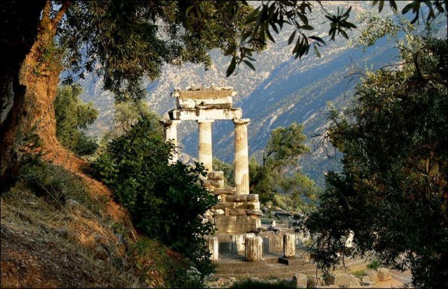 Τhe temple of Athena. Delphi, Greece.