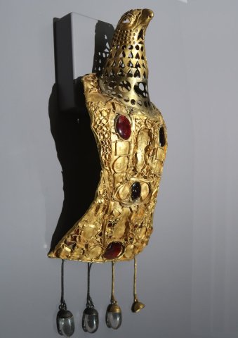 Ostrogothic fibula of Pietroasele treasure
* late 4th century CE
* National Museum of Romanian History